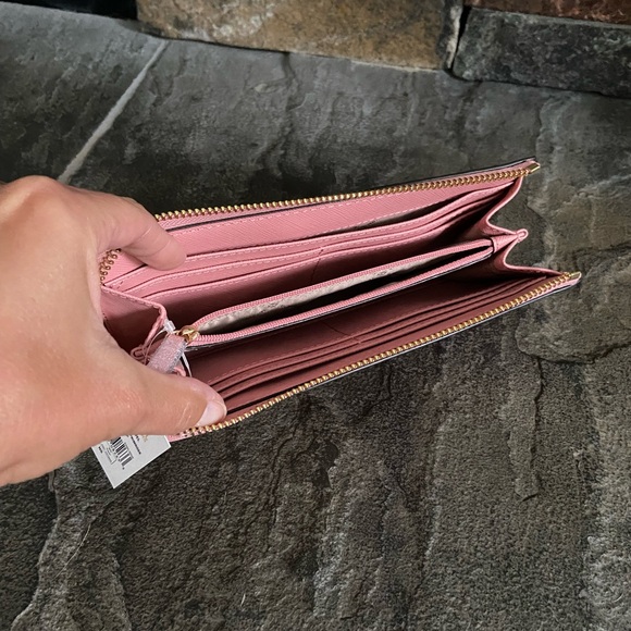 NWT Michael Kors Large Leather Quarter Zip Wallet - Picture 8 of 10